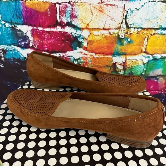Liz Claiborne Towne Loafers Brown Perforated Upper Slip On Faux Suede 8.5 Medium - Picture 8 of 8